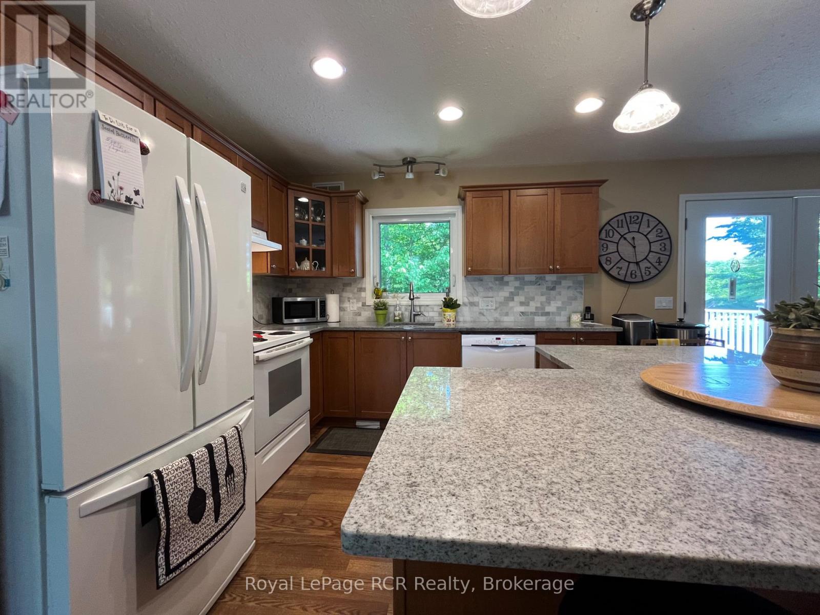 14 Frederick Street, South Bruce Peninsula, Ontario  N0H 2G0 - Photo 27 - X13429800