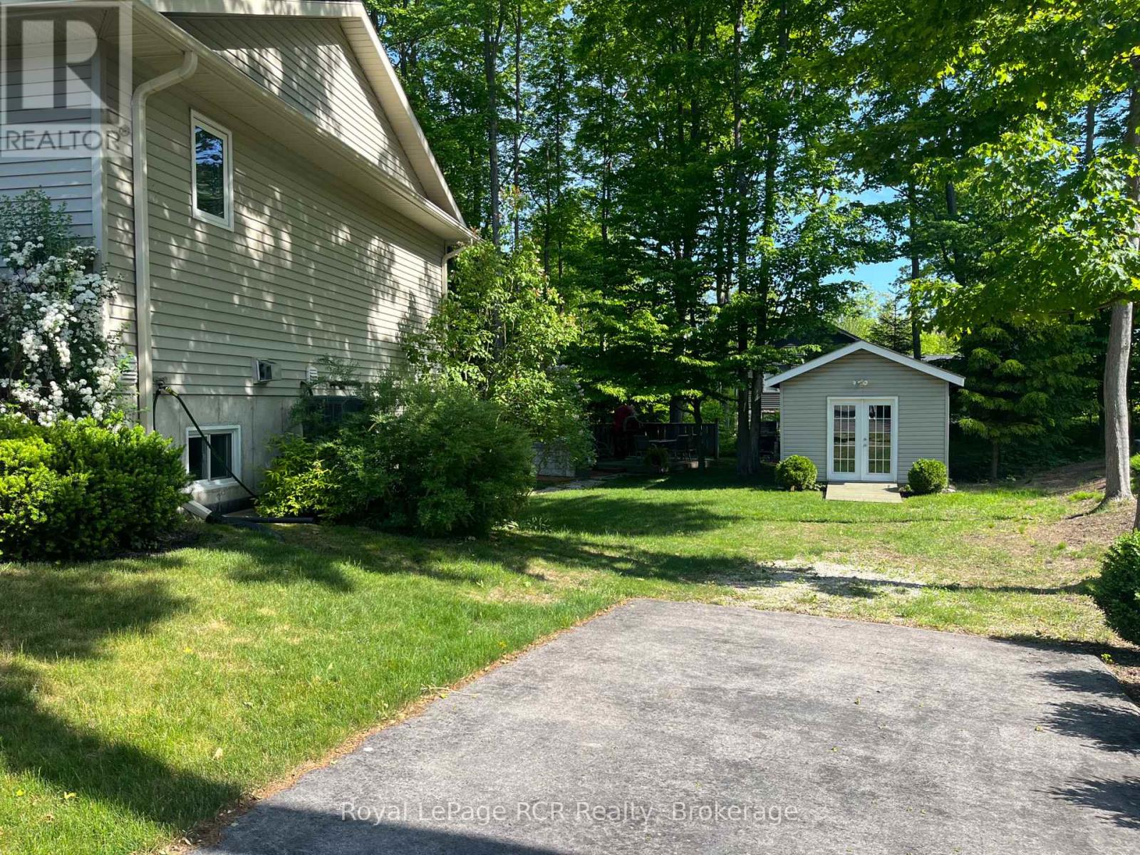 14 Frederick Street, South Bruce Peninsula, Ontario  N0H 2G0 - Photo 3 - X13429800