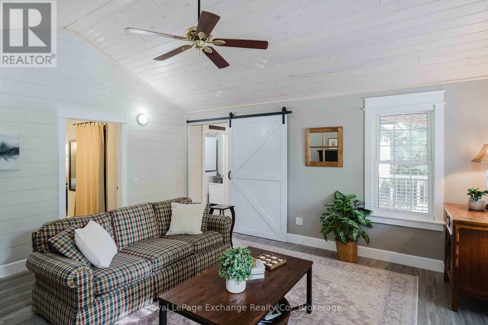 719 York Avenue N, South Bruce Peninsula, Ontario  N0H 2G0 - Photo 13 - X13429908