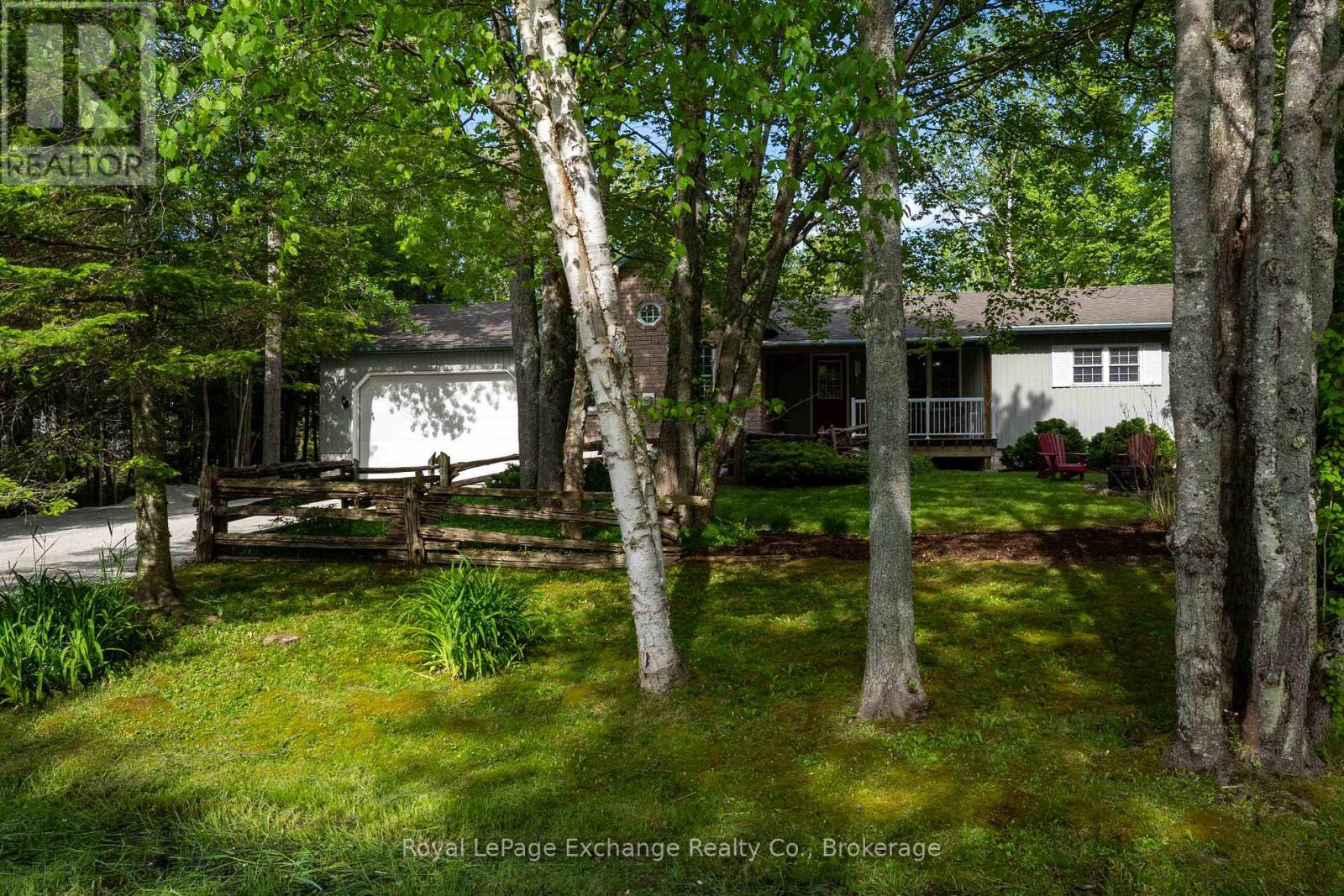 719 York Avenue N, South Bruce Peninsula, Ontario  N0H 2G0 - Photo 3 - X13429908