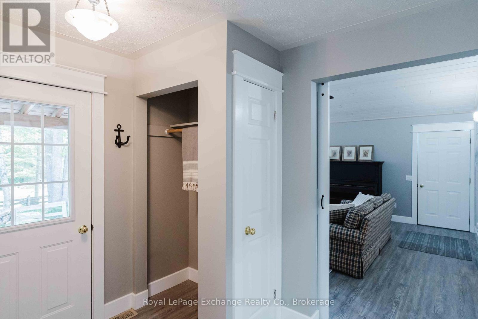 719 York Avenue N, South Bruce Peninsula, Ontario  N0H 2G0 - Photo 9 - X13429908