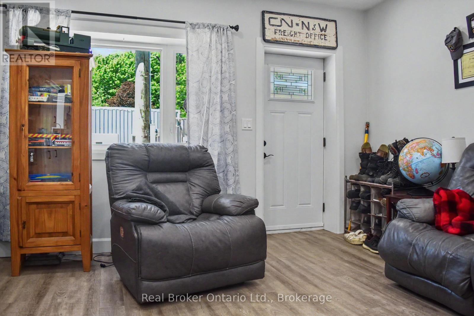523 Mill Street, West Grey, Ontario  N0G 2M0 - Photo 10 - X13429966