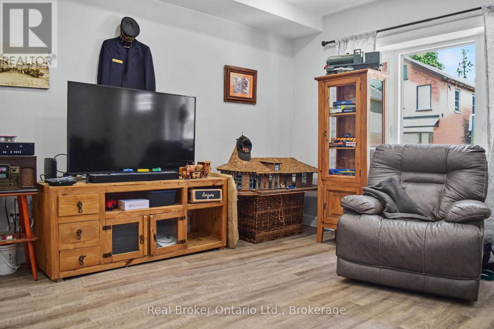 523 Mill Street, West Grey, Ontario  N0G 2M0 - Photo 9 - X13429966