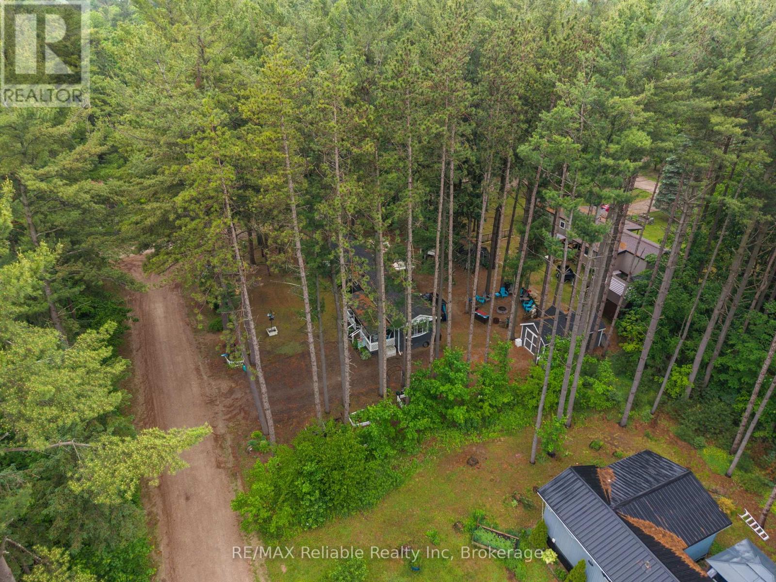 401 Sugar Maple Drive, Central Huron, Ontario  N0M 1G0 - Photo 2 - X13430056