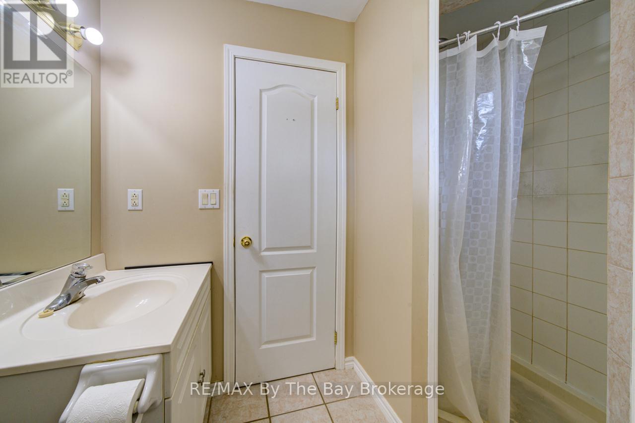 65 Rose Valley Way, Wasaga Beach, Ontario  L9Z 3C4 - Photo 18 - S13430140