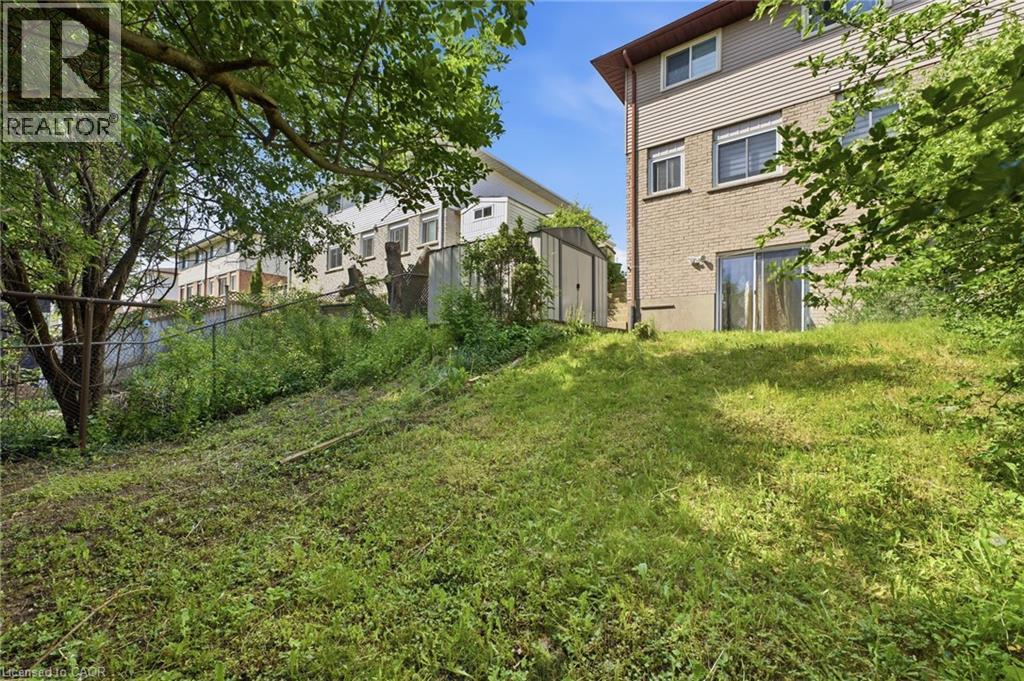 126 Dinison Crescent, Kitchener, Ontario  N2E 2V2 - Photo 5 - 40837813