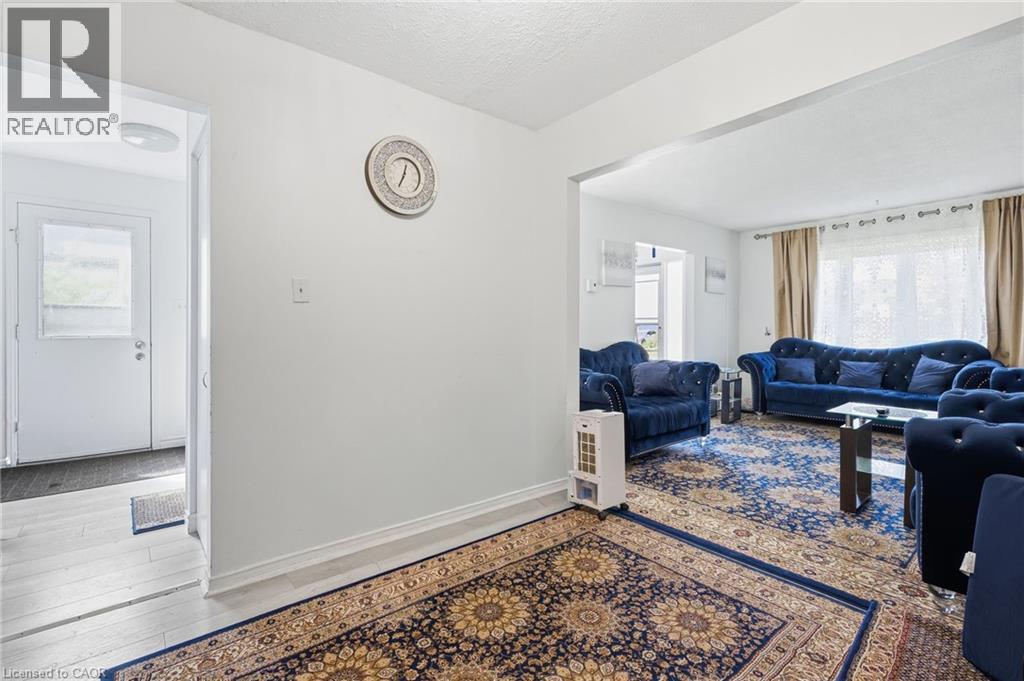 126 Dinison Crescent, Kitchener, Ontario  N2E 2V2 - Photo 9 - 40837813