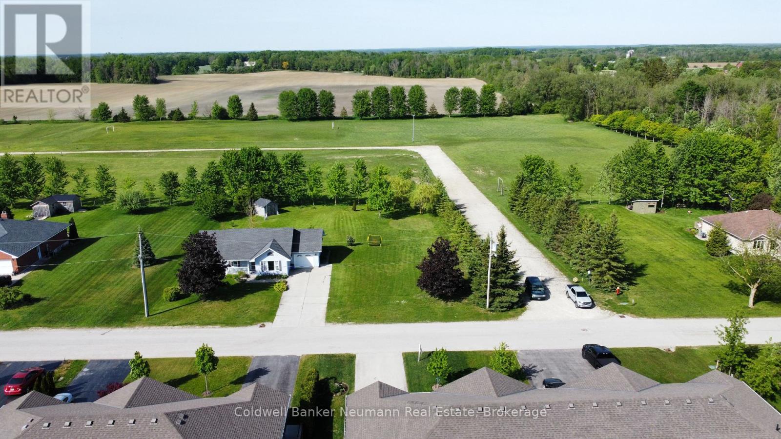 12 Brown Street S, Minto, Ontario  N0G 1M0 - Photo 38 - X13430596