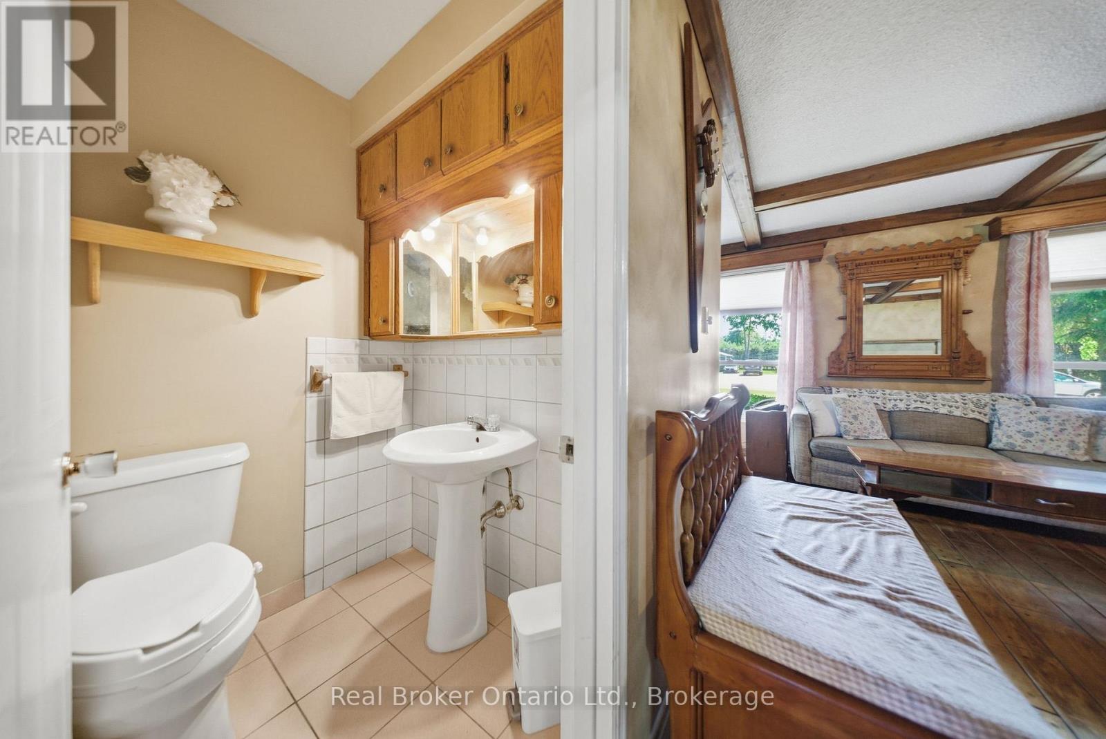 800 Tremaine Avenue S, North Perth, Ontario  N4W 3G9 - Photo 12 - X13430726