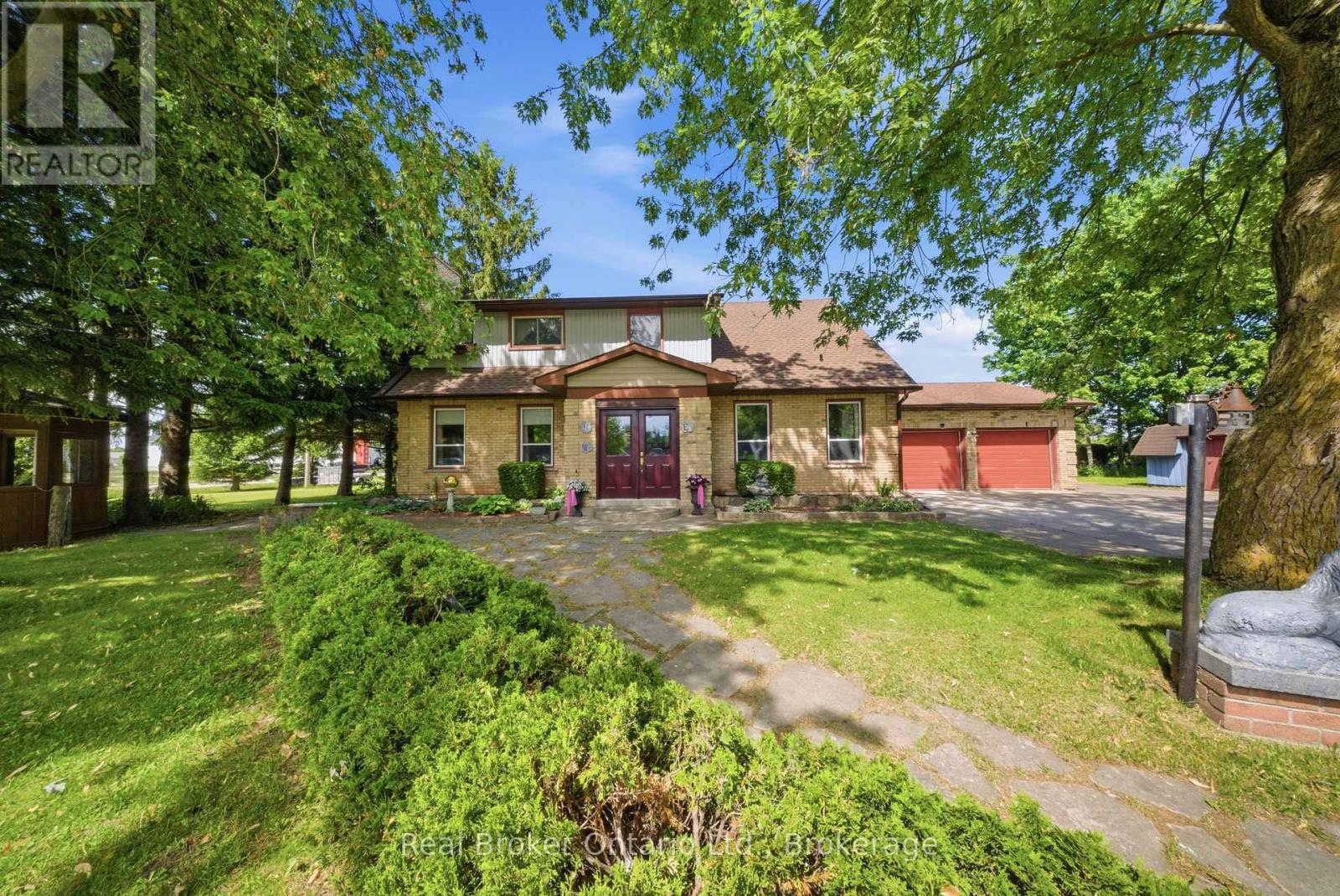800 Tremaine Avenue S, North Perth, Ontario  N4W 3G9 - Photo 3 - X13430726