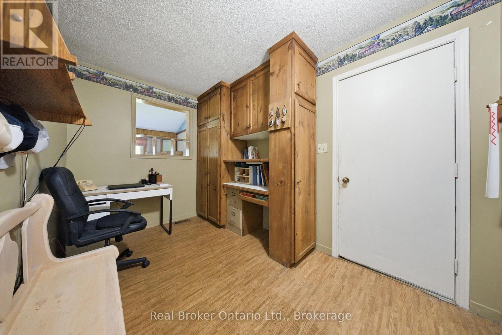 800 Tremaine Avenue S, North Perth, Ontario  N4W 3G9 - Photo 34 - X13430726