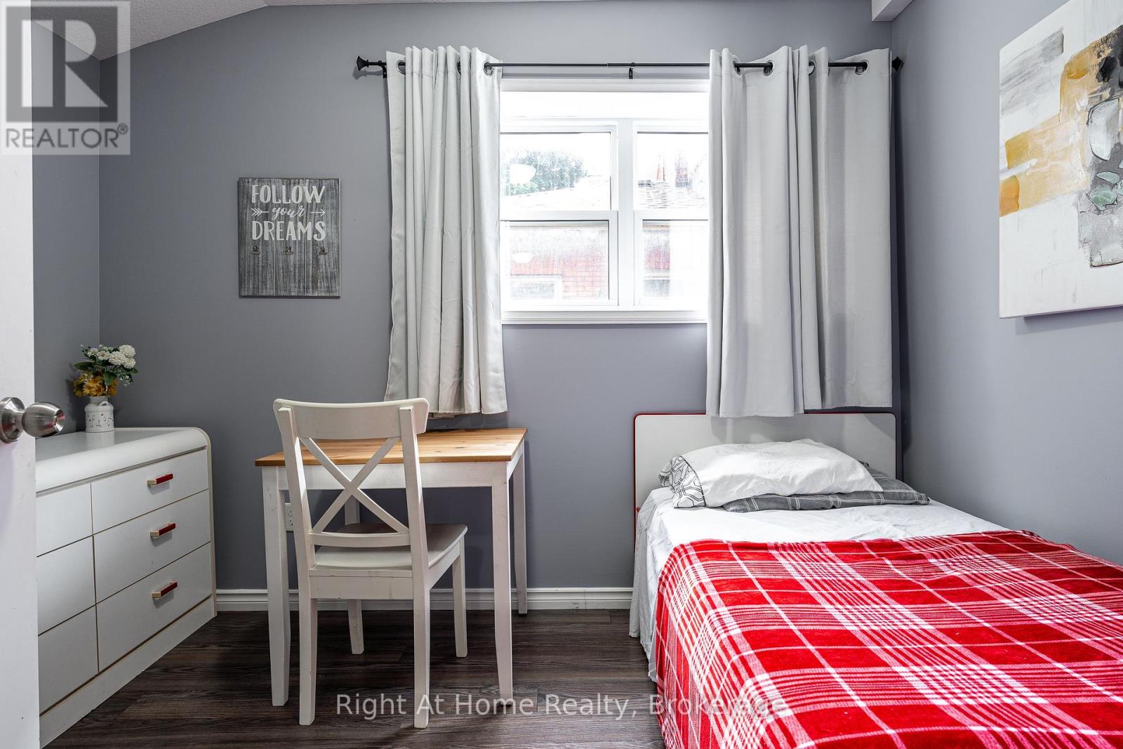 40 Douro Street, Stratford, Ontario  N5A 3R3 - Photo 11 - X13431014