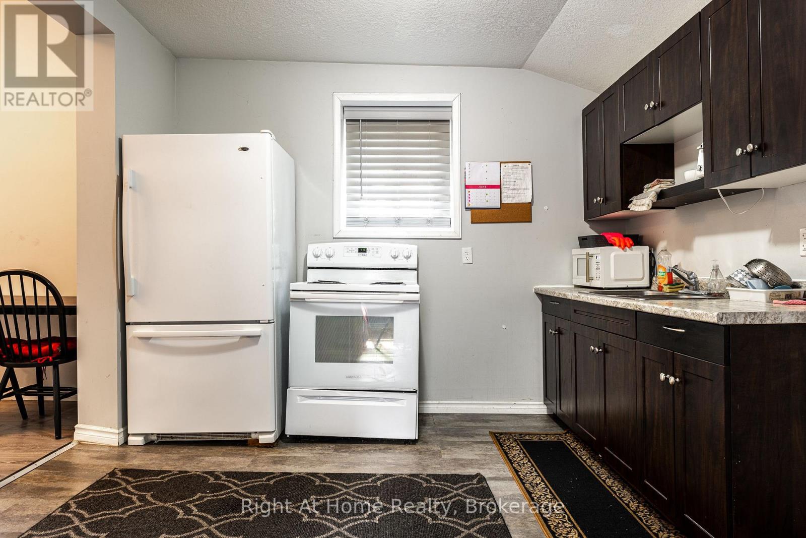 40 Douro Street, Stratford, Ontario  N5A 3R3 - Photo 12 - X13431014