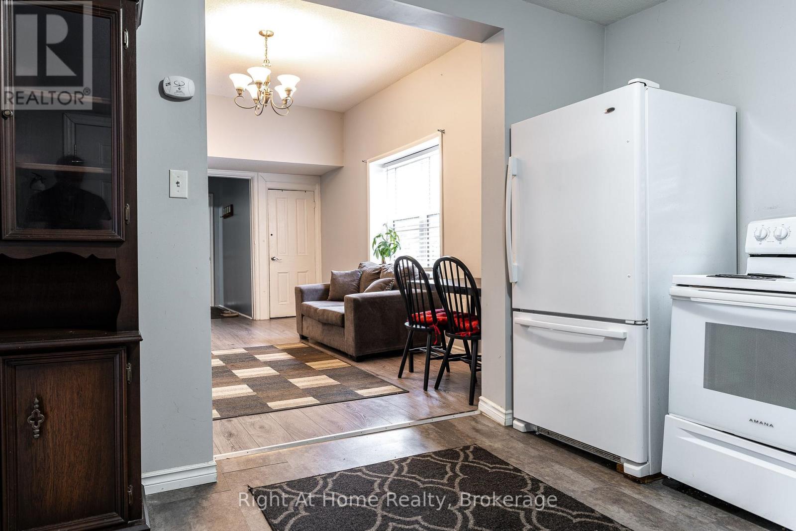 40 Douro Street, Stratford, Ontario  N5A 3R3 - Photo 13 - X13431014