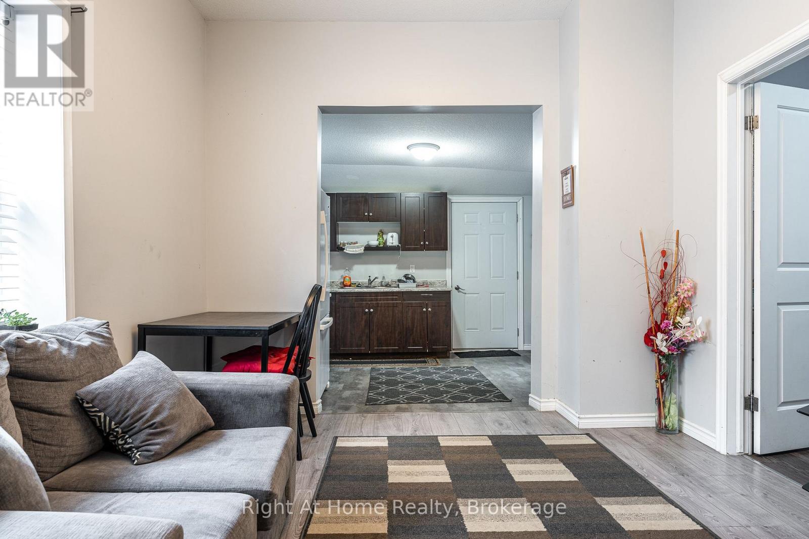 40 Douro Street, Stratford, Ontario  N5A 3R3 - Photo 17 - X13431014