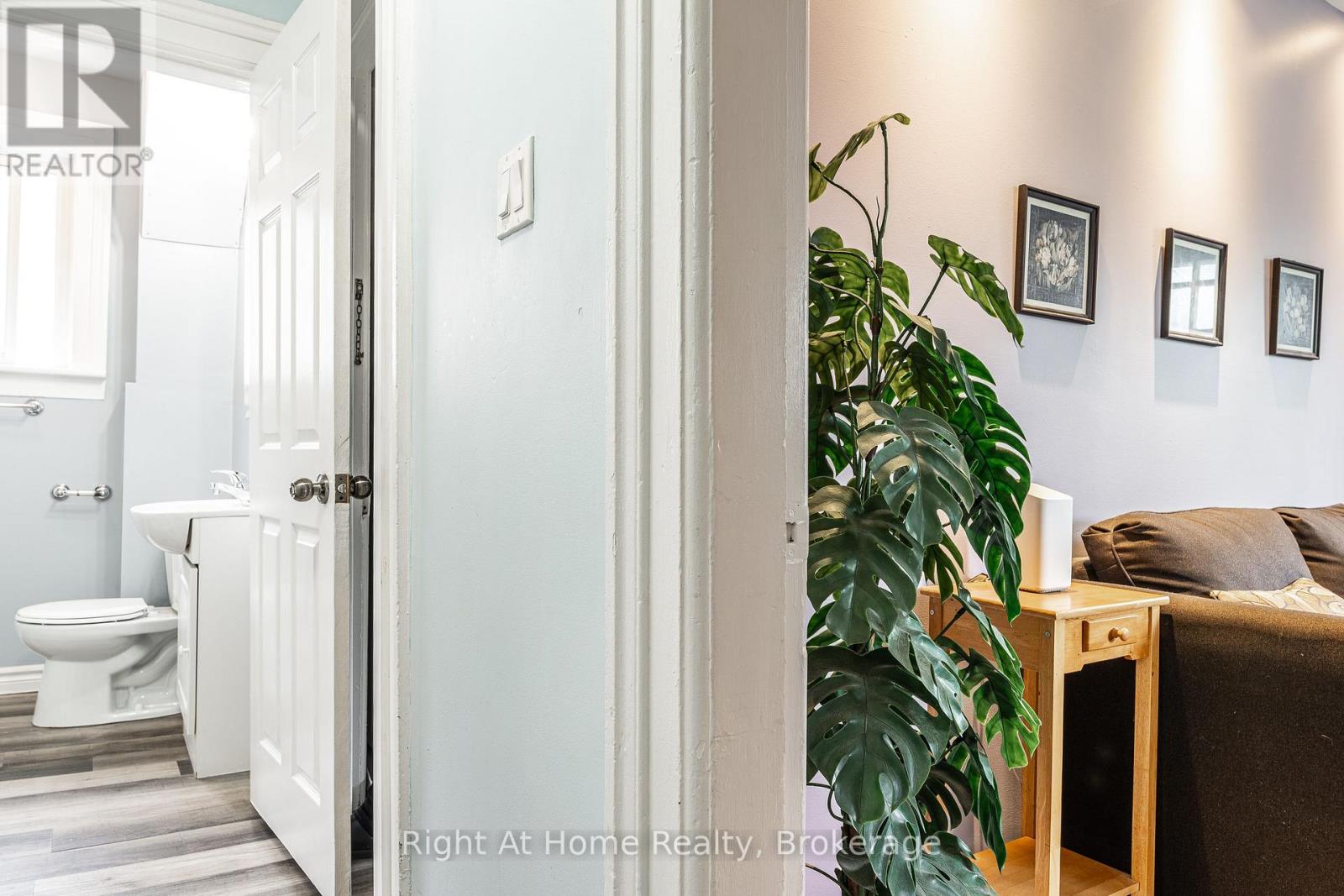 40 Douro Street, Stratford, Ontario  N5A 3R3 - Photo 19 - X13431014
