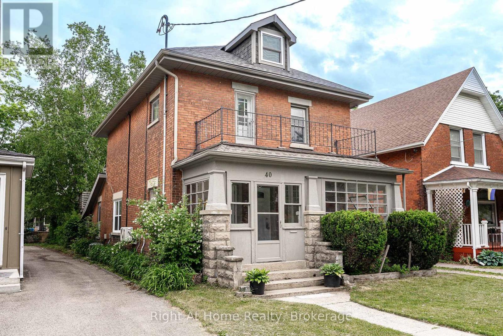 40 Douro Street, Stratford, Ontario  N5A 3R3 - Photo 2 - X13431014