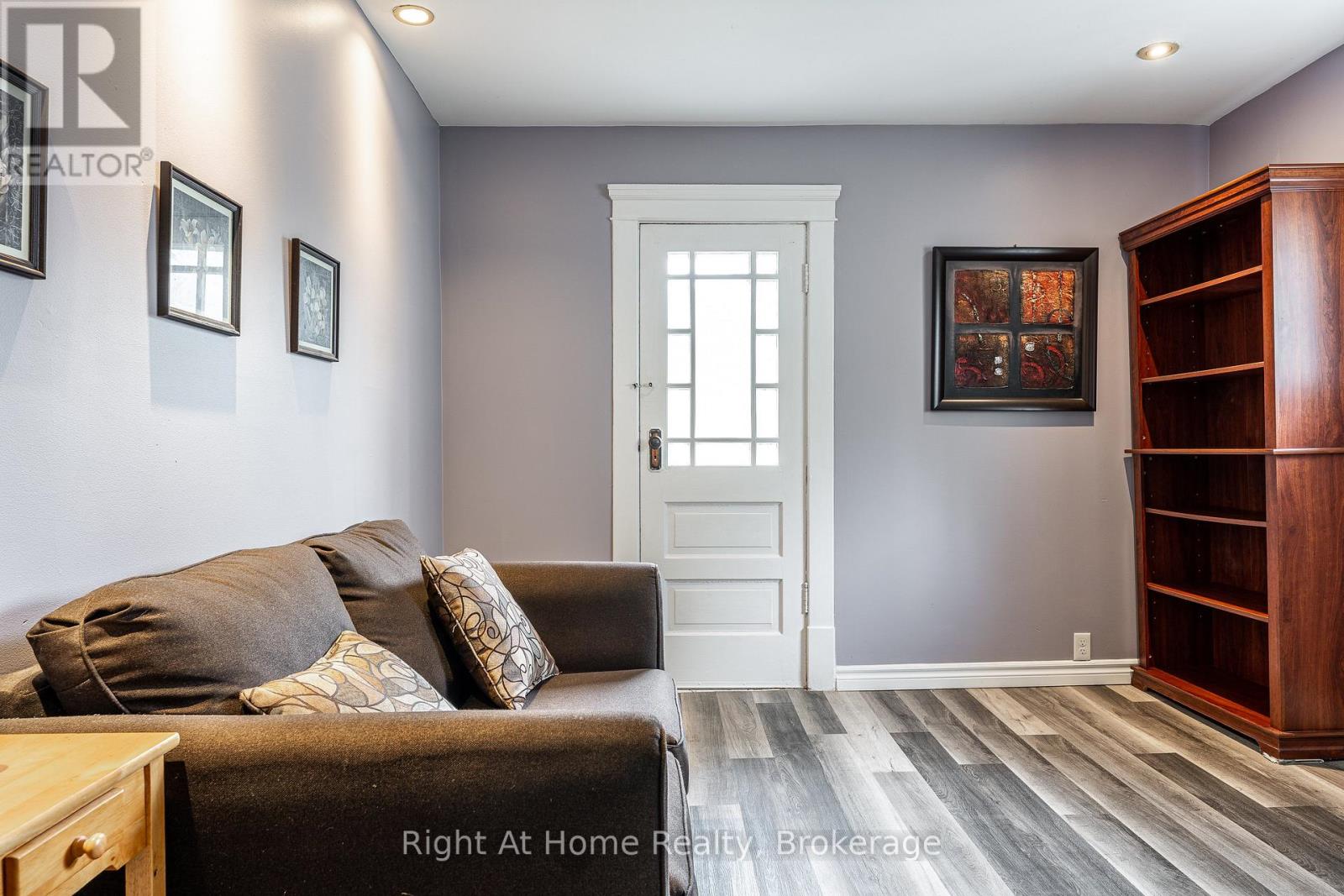 40 Douro Street, Stratford, Ontario  N5A 3R3 - Photo 20 - X13431014