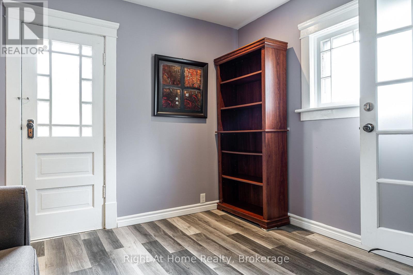 40 Douro Street, Stratford, Ontario  N5A 3R3 - Photo 21 - X13431014