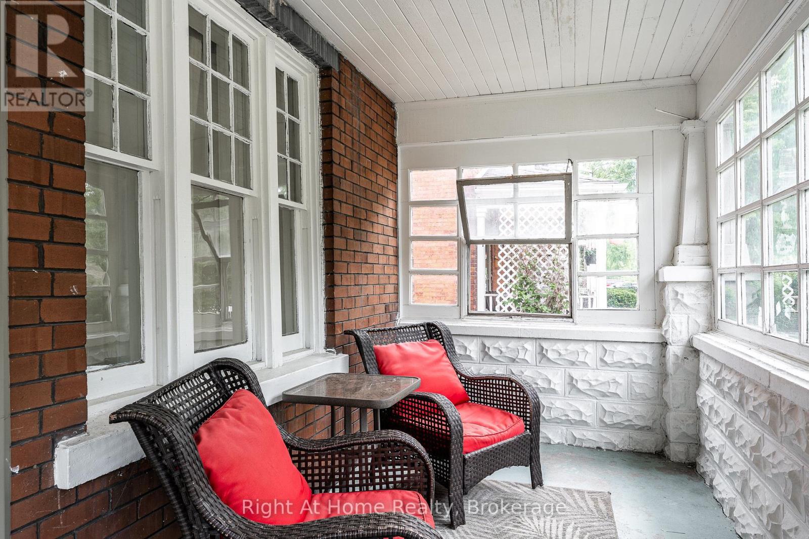 40 Douro Street, Stratford, Ontario  N5A 3R3 - Photo 3 - X13431014