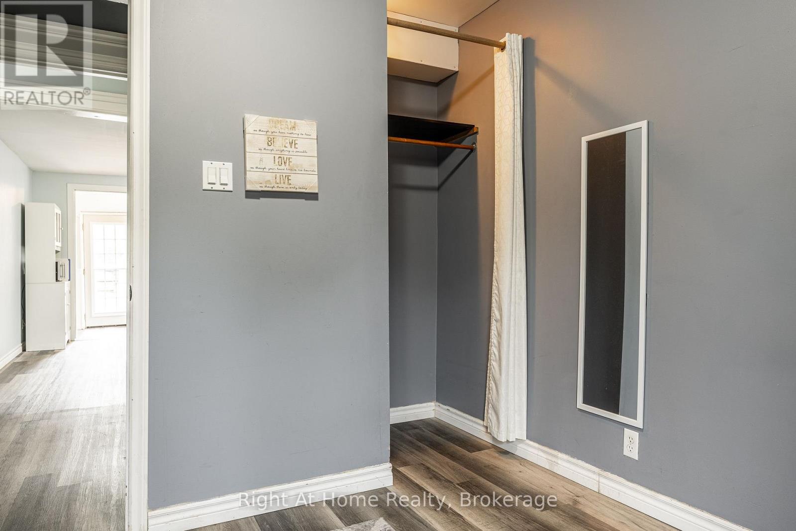 40 Douro Street, Stratford, Ontario  N5A 3R3 - Photo 32 - X13431014