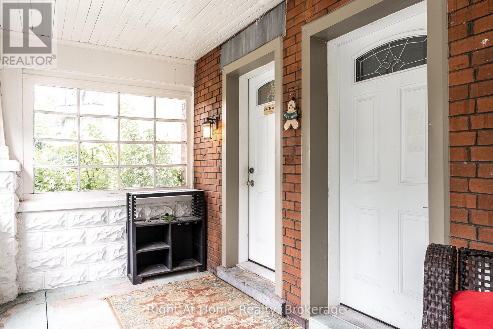 40 Douro Street, Stratford, Ontario  N5A 3R3 - Photo 4 - X13431014