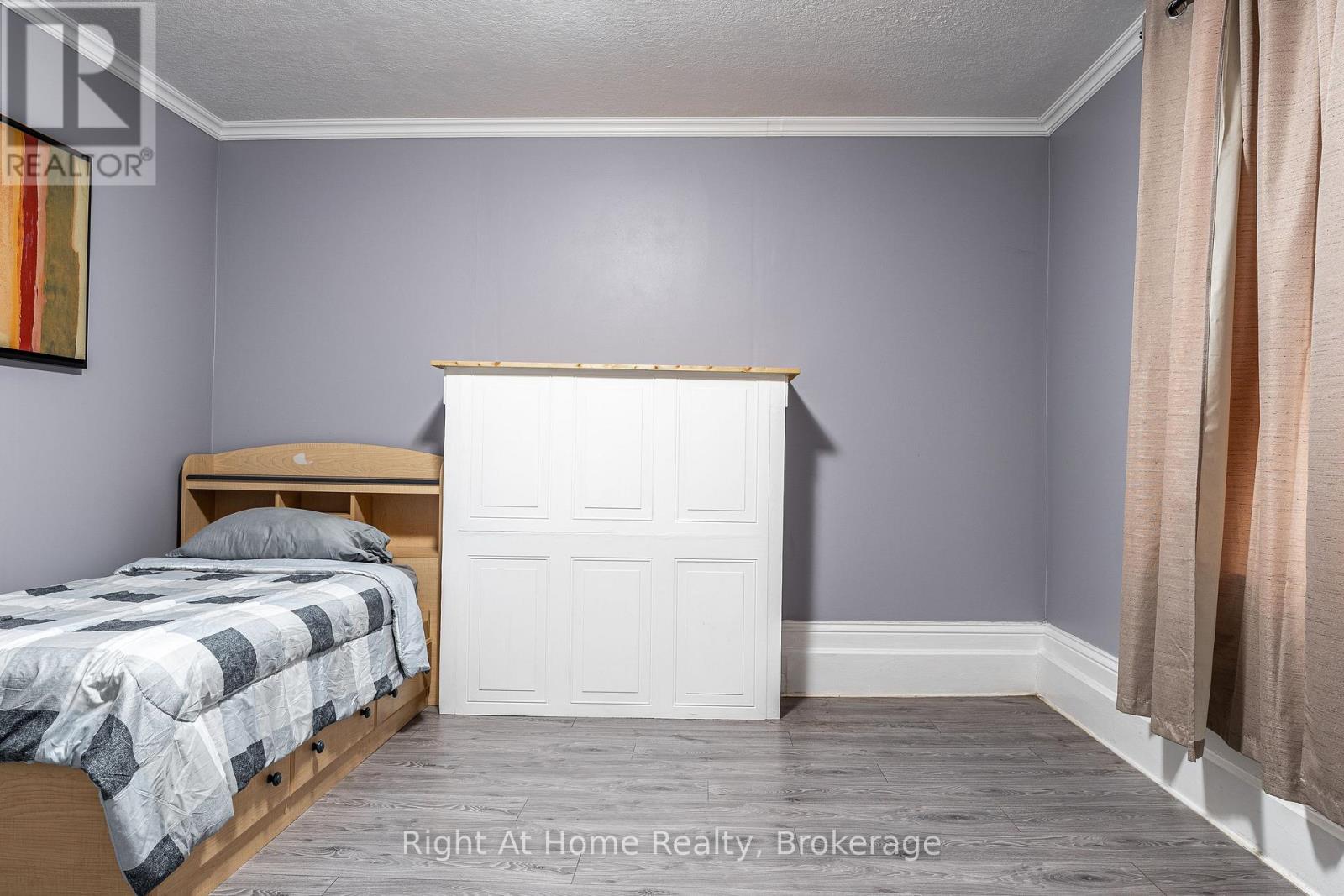 40 Douro Street, Stratford, Ontario  N5A 3R3 - Photo 5 - X13431014