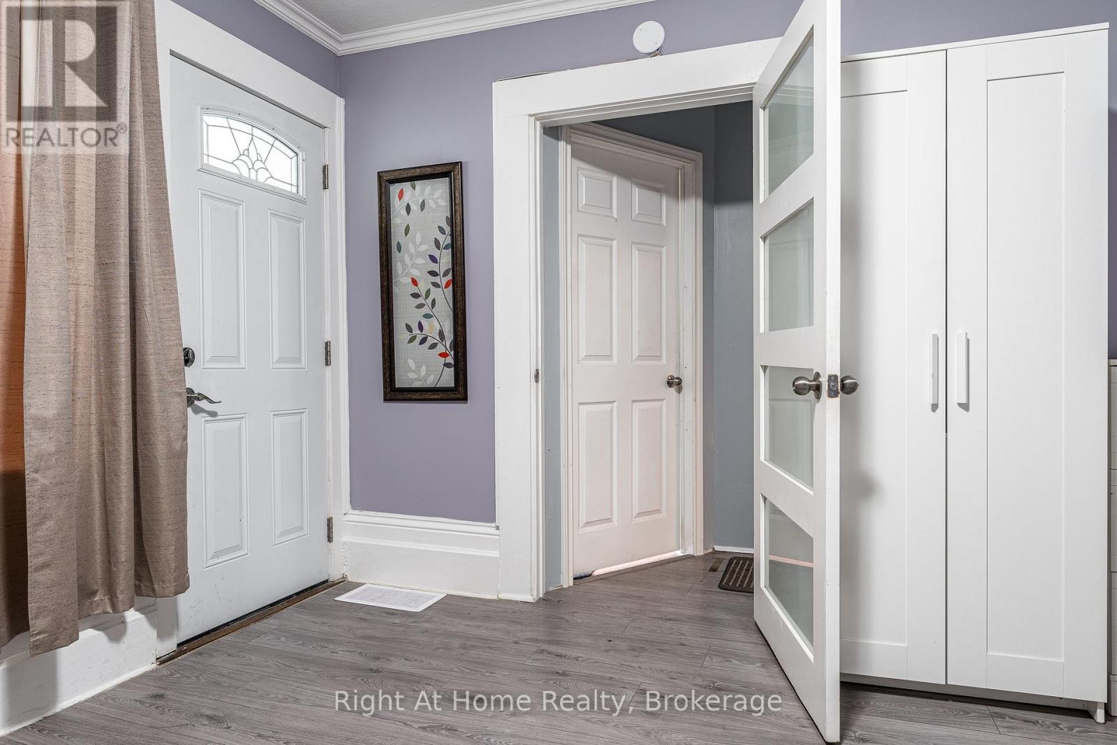 40 Douro Street, Stratford, Ontario  N5A 3R3 - Photo 6 - X13431014