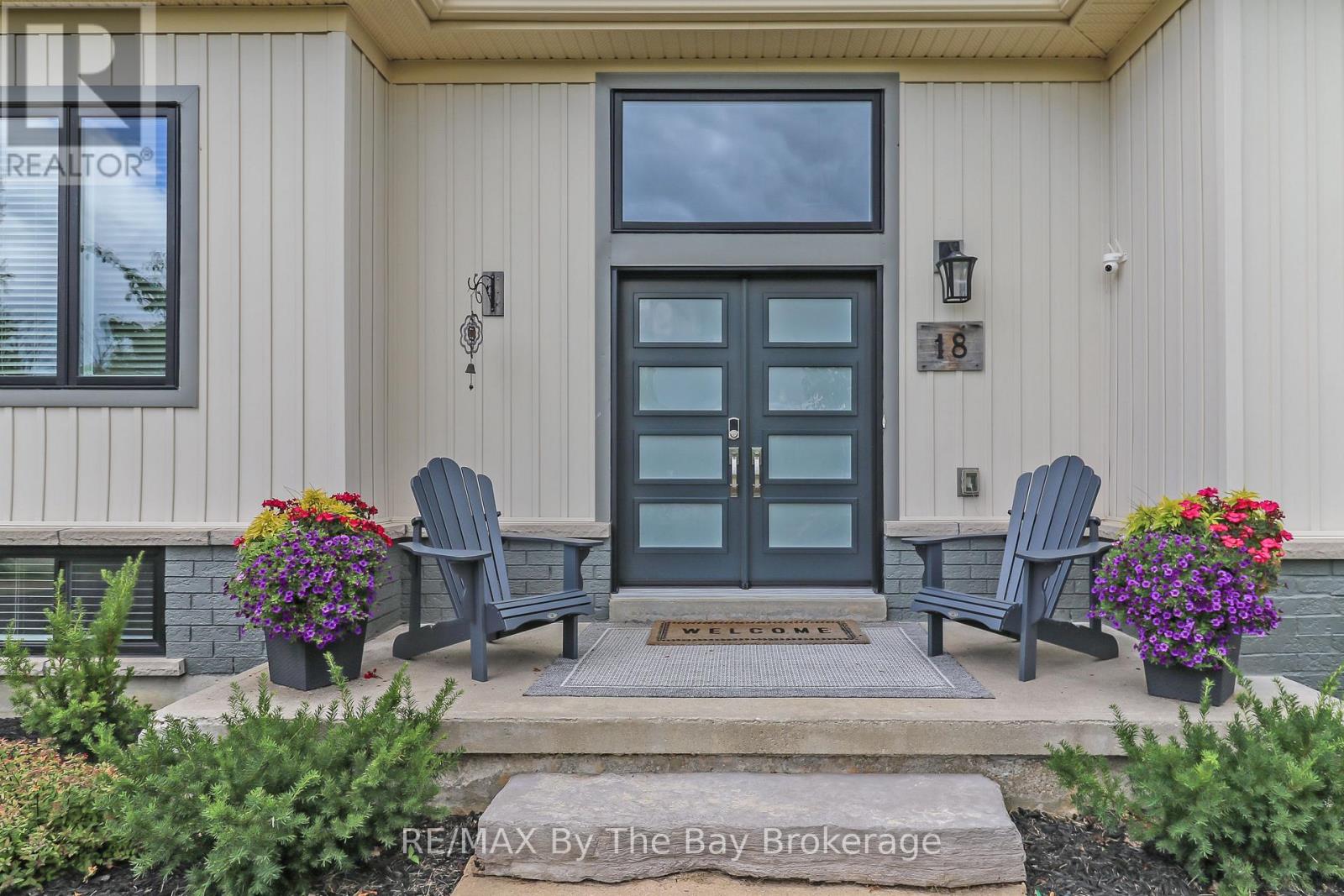 18 Maple Drive, Wasaga Beach, Ontario  L9Z 0A7 - Photo 10 - S13431232