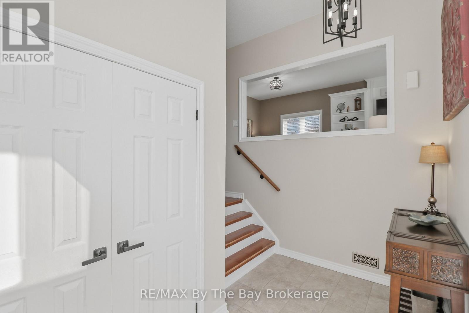 18 Maple Drive, Wasaga Beach, Ontario  L9Z 0A7 - Photo 13 - S13431232