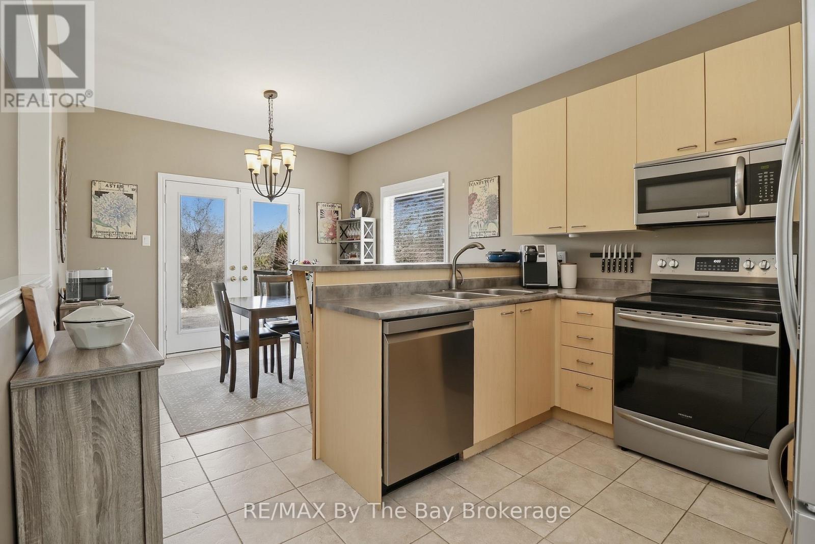 18 Maple Drive, Wasaga Beach, Ontario  L9Z 0A7 - Photo 16 - S13431232