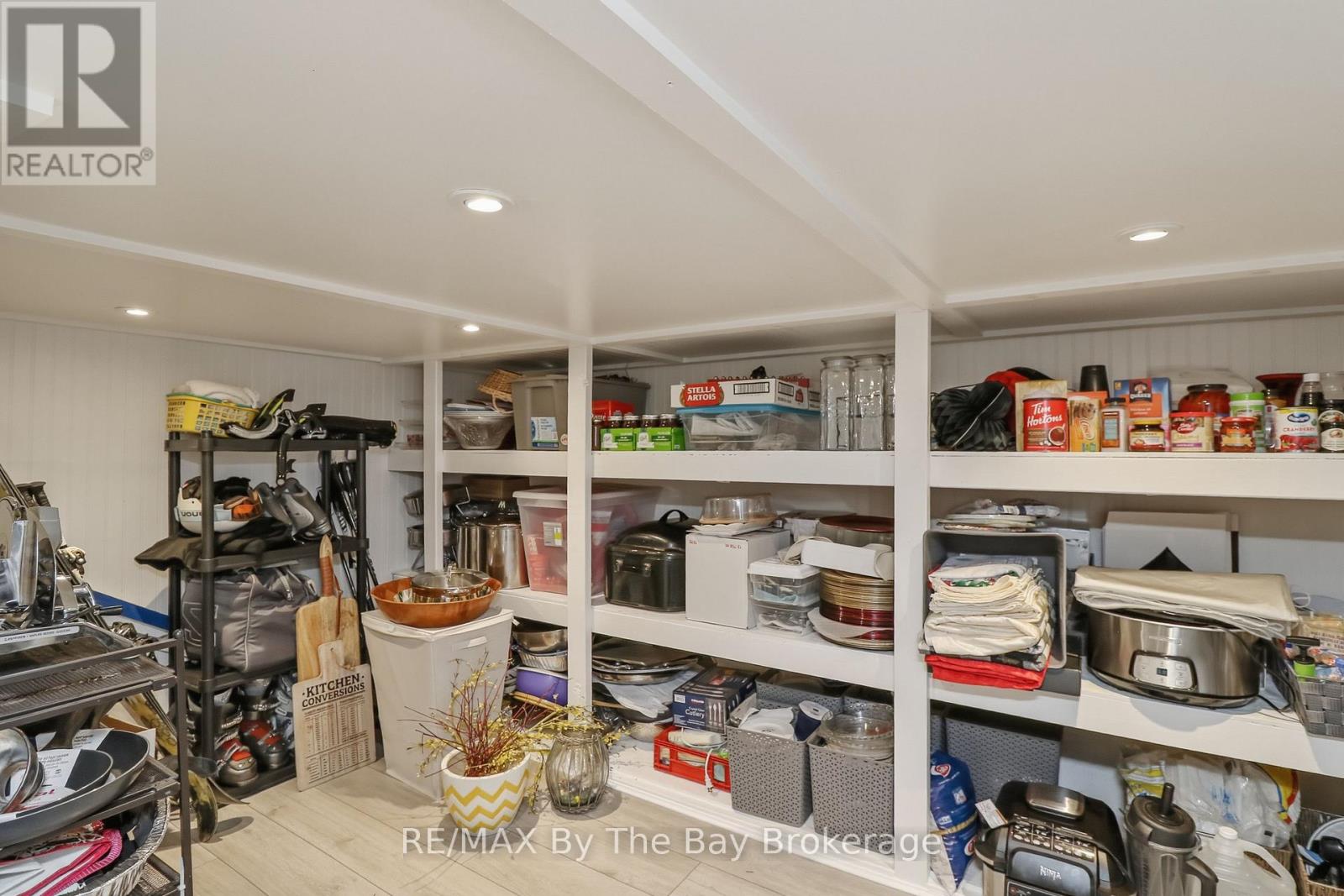 18 Maple Drive, Wasaga Beach, Ontario  L9Z 0A7 - Photo 43 - S13431232