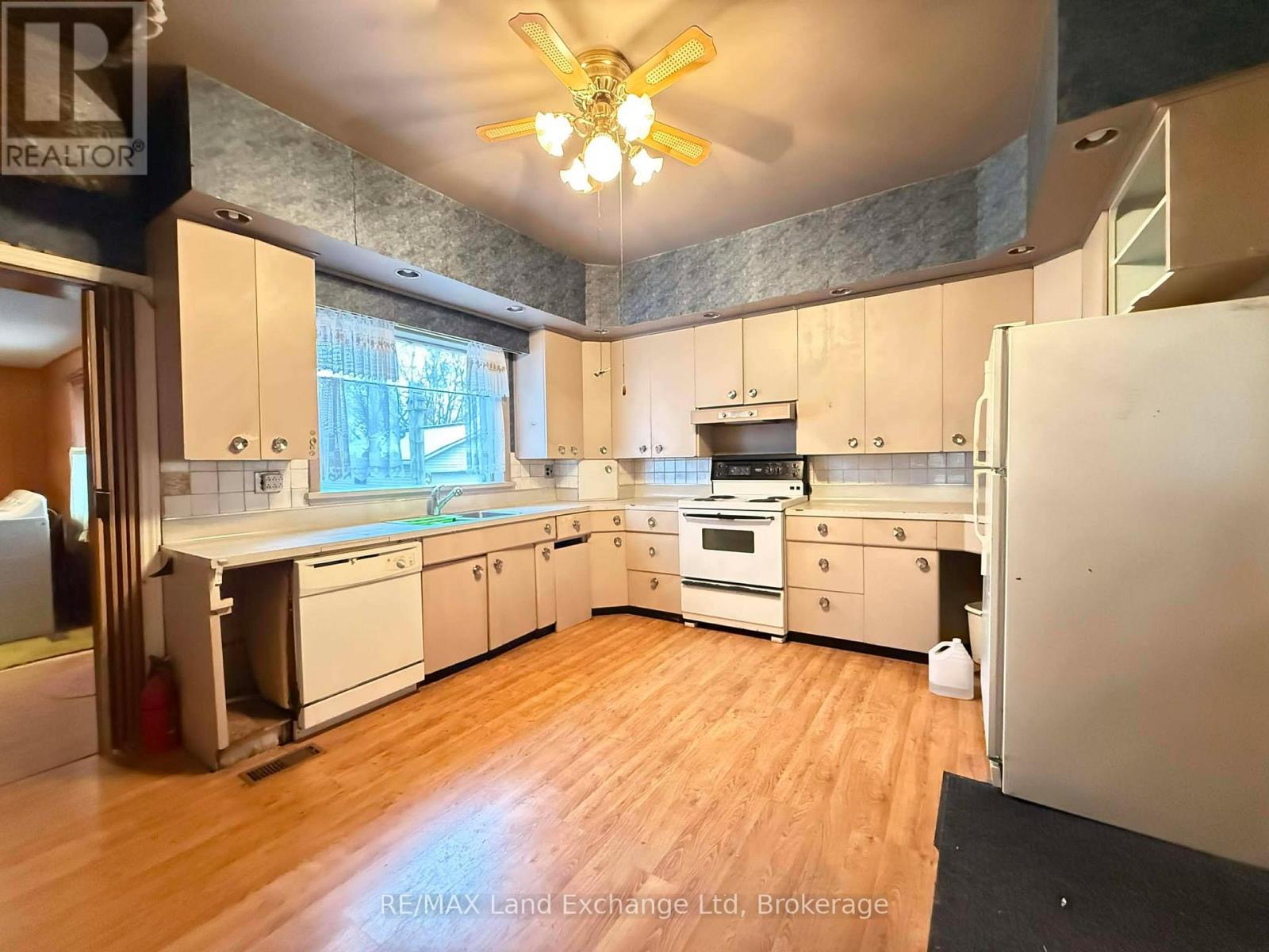 126 Diagonal Road, North Huron, Ontario  N0G 2W0 - Photo 16 - X13431156