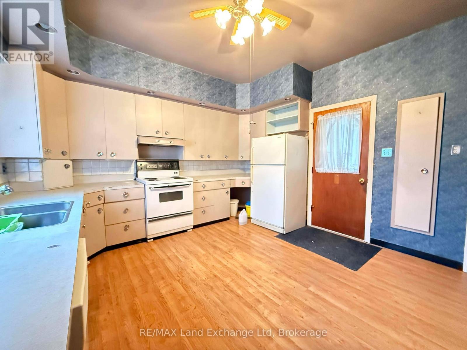 126 Diagonal Road, North Huron, Ontario  N0G 2W0 - Photo 17 - X13431156