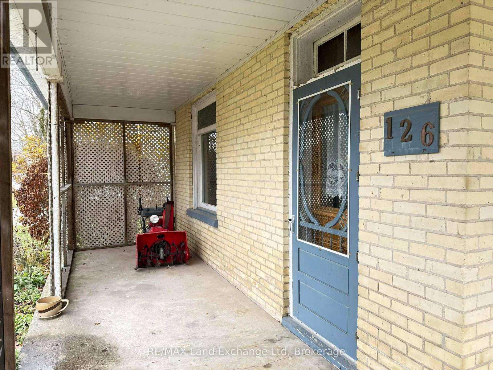 126 Diagonal Road, North Huron, Ontario  N0G 2W0 - Photo 5 - X13431156
