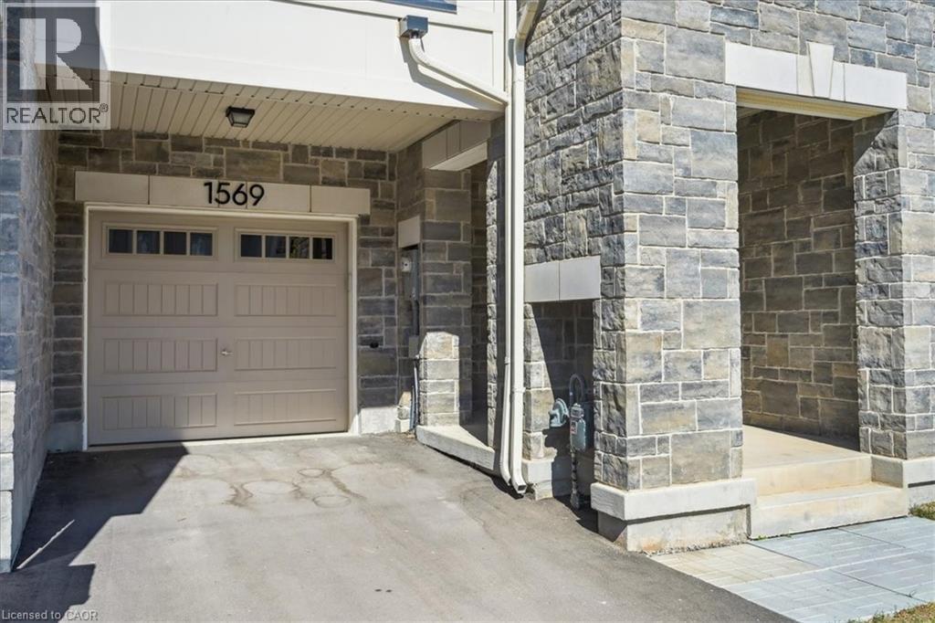 1569 Denison Place, Milton, Ontario  L9E 1Y2 - Photo 3 - 40838646