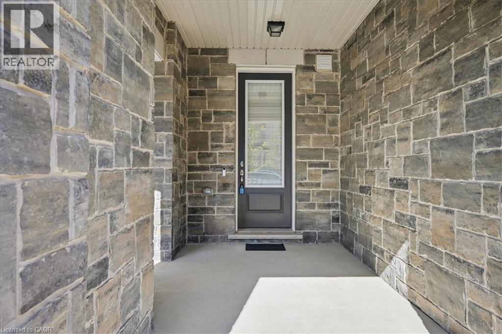 1569 Denison Place, Milton, Ontario  L9E 1Y2 - Photo 4 - 40838646