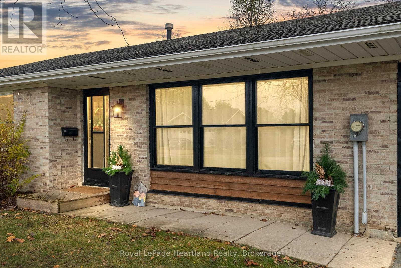 156 John Street N, Minto, Ontario  N0G 1Z0 - Photo 5 - X13431896