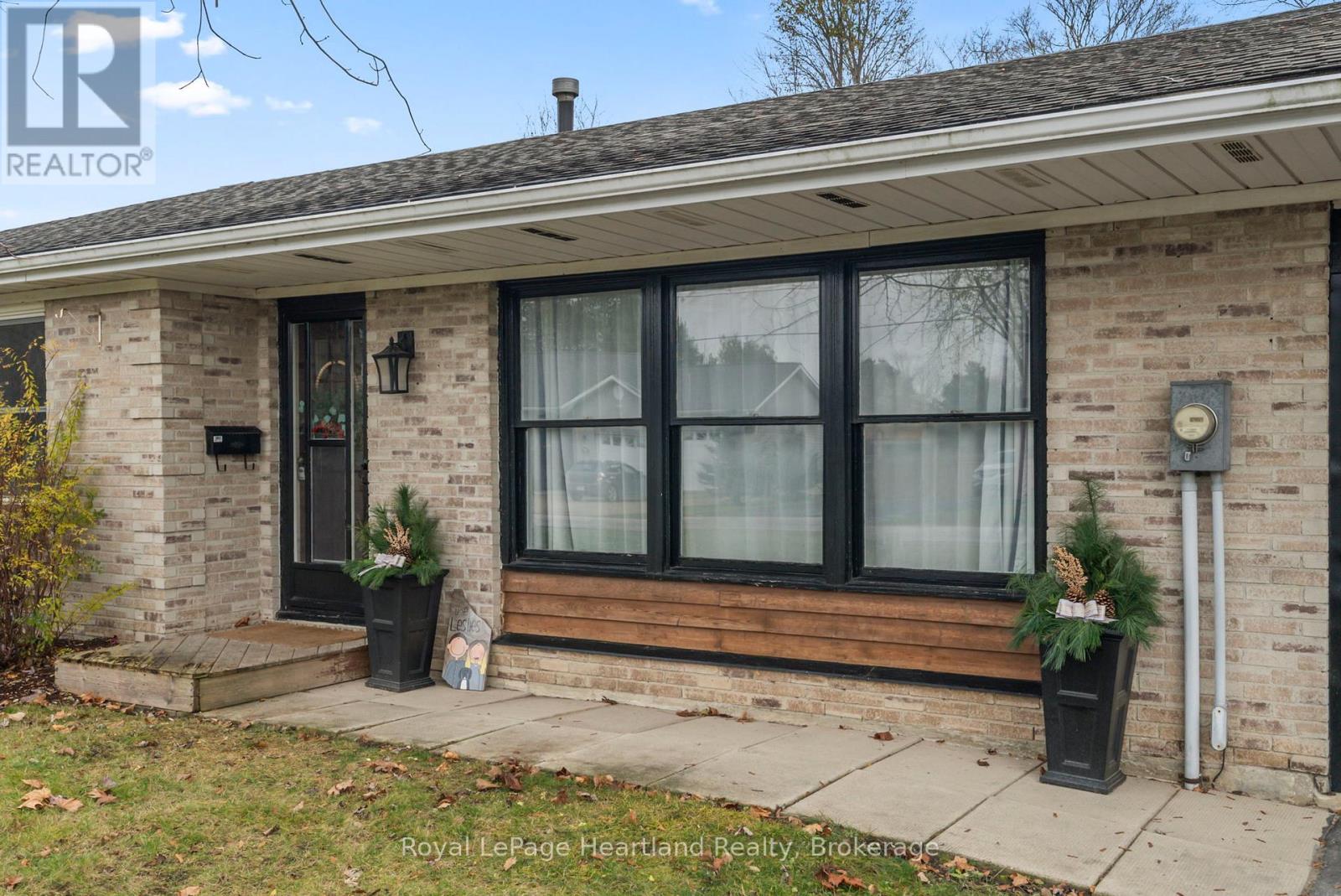 156 John Street N, Minto, Ontario  N0G 1Z0 - Photo 6 - X13431896