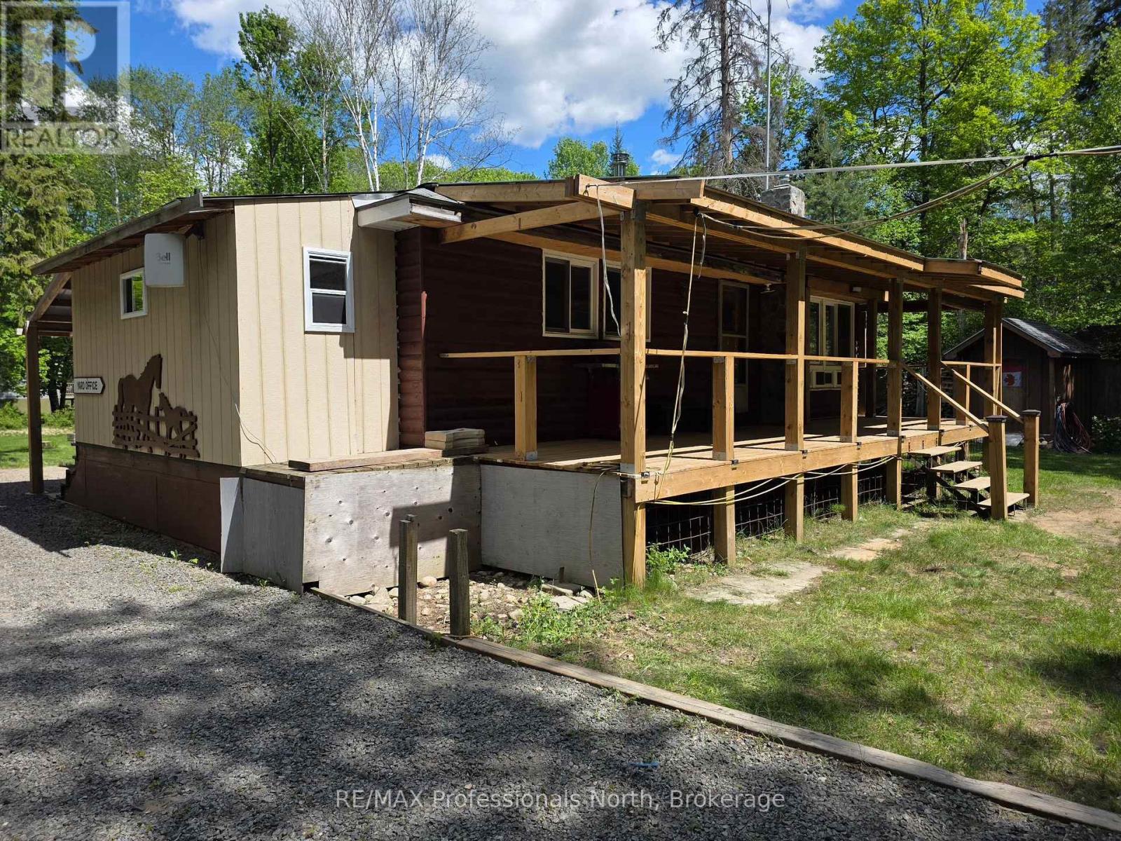 46 Robert Road W, Huntsville, Ontario  P1H 2J4 - Photo 2 - X13432146
