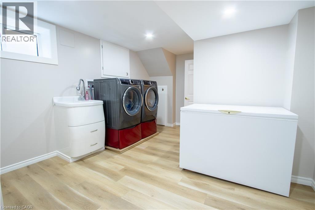 652 Upper Wentworth Street, Hamilton, Ontario  L9A 4V3 - Photo 12 - 40838649