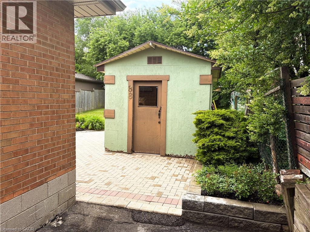 652 Upper Wentworth Street, Hamilton, Ontario  L9A 4V3 - Photo 14 - 40838649