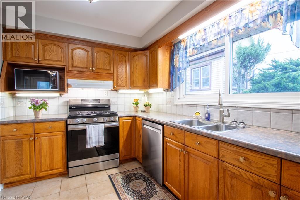 652 Upper Wentworth Street, Hamilton, Ontario  L9A 4V3 - Photo 3 - 40838649
