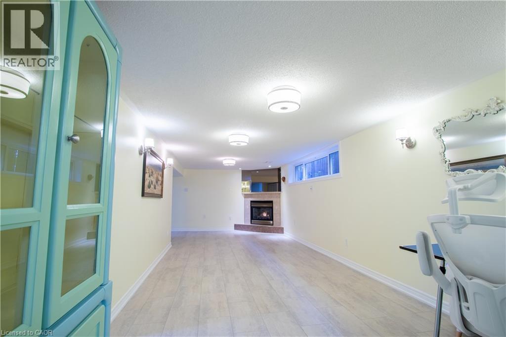 652 Upper Wentworth Street, Hamilton, Ontario  L9A 4V3 - Photo 9 - 40838649