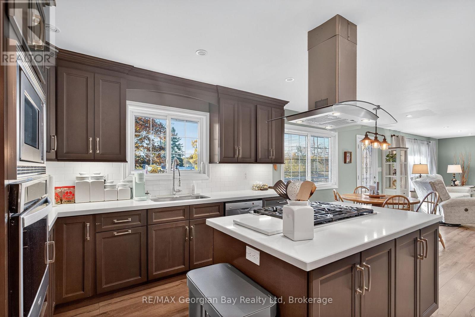 1034 Pine Grove Road, Penetanguishene, Ontario  L9M 2B5 - Photo 6 - S13432386