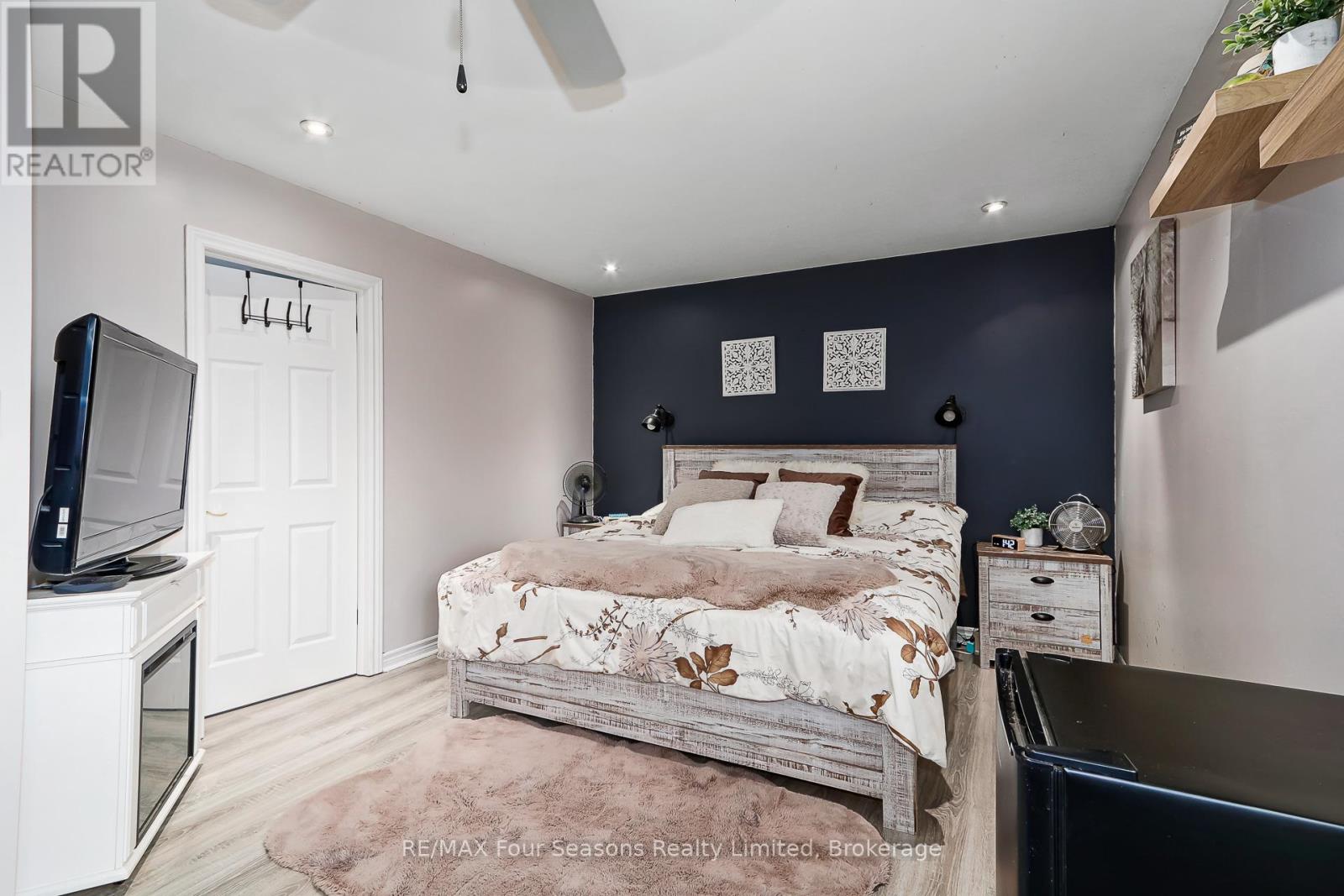 228 Centre Street, Clearview, Ontario  L0M 1S0 - Photo 18 - S13432986