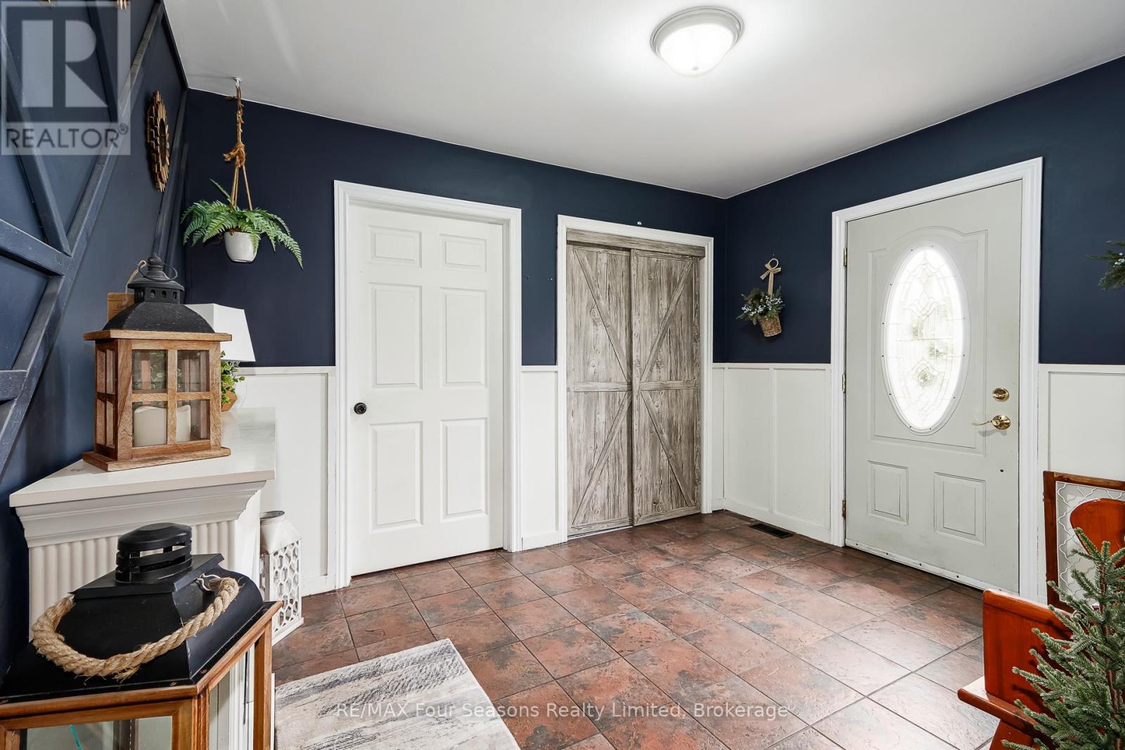228 Centre Street, Clearview, Ontario  L0M 1S0 - Photo 5 - S13432986