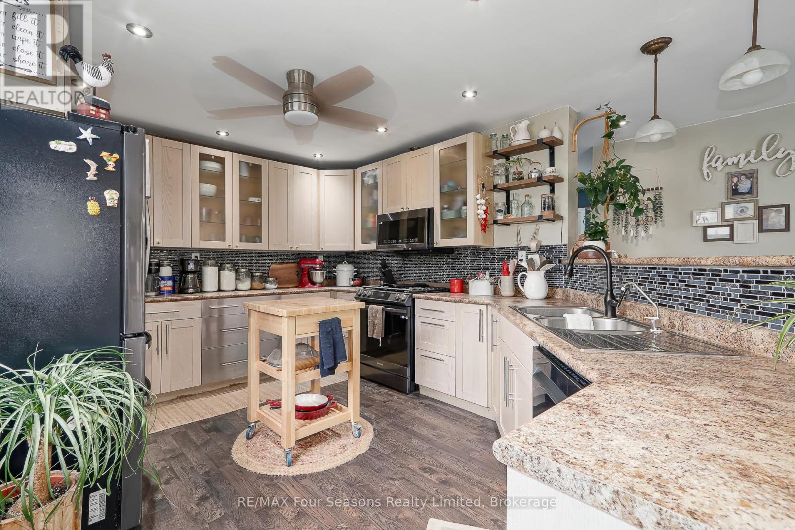 228 Centre Street, Clearview, Ontario  L0M 1S0 - Photo 8 - S13432986