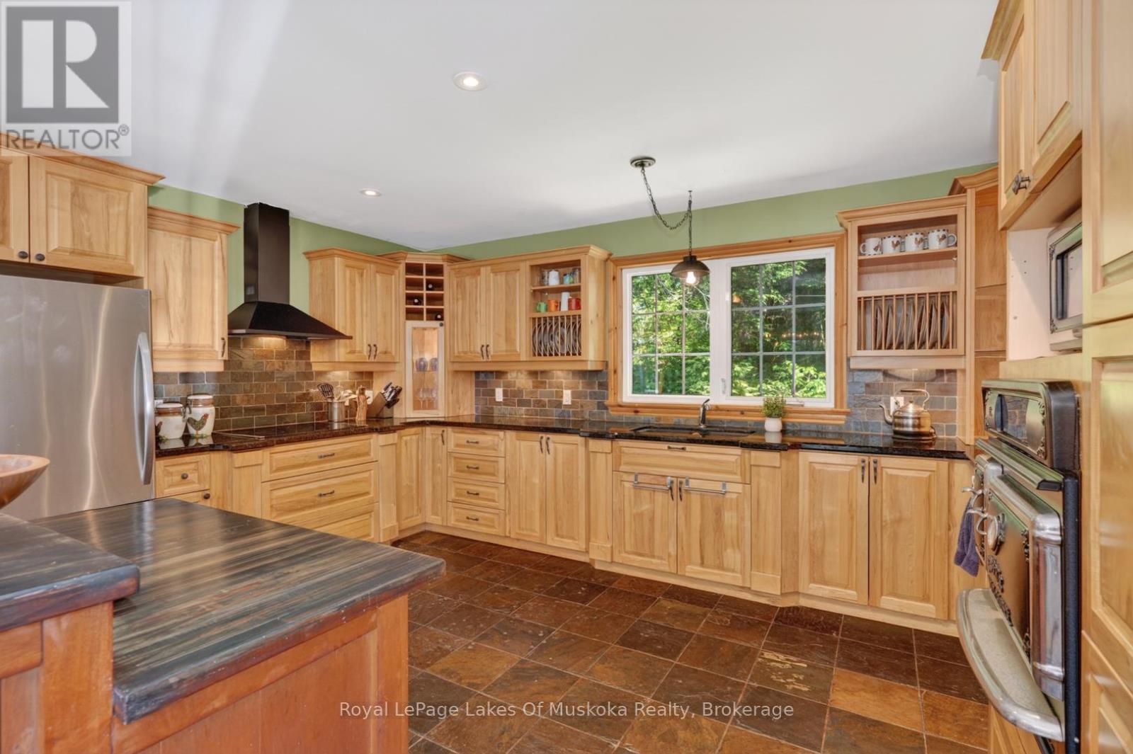 206 Macbeth Island, Bracebridge, Ontario  P1L 1X1 - Photo 10 - X13433348