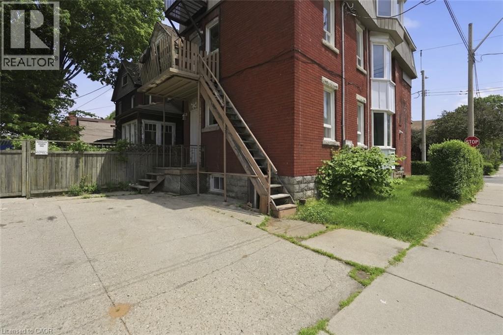 52 Cedar Avenue, Hamilton, Ontario  L8M 3A5 - Photo 6 - 40839107